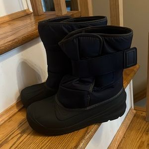 Children’s Snow Boots worn once
Size 4 and 5 available